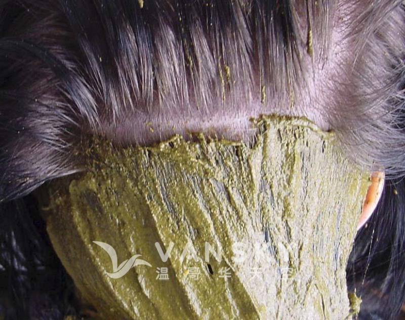 260616162516_Henna paste on white hair.jpg
